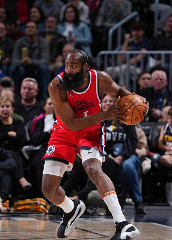 拜仁发布战莱比锡海报-ayx爱游戏官网